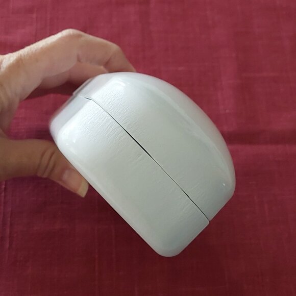 Nine West White Hinged Hard Clamshell Sunglass Case - Picture 11 of 12